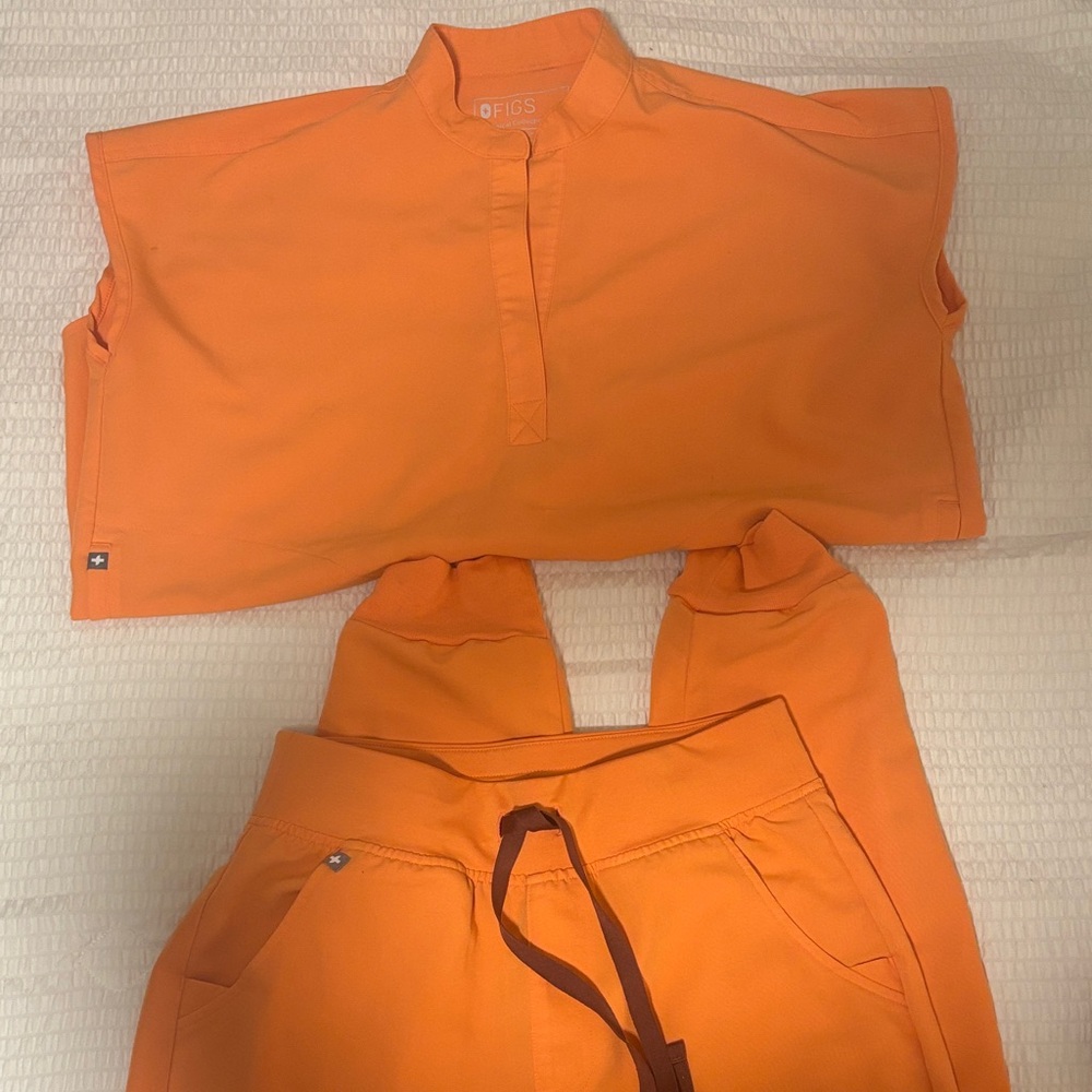 Figs Vibrant Orange Scrub set